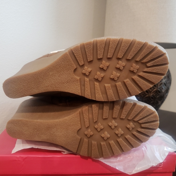 Brand New, In Box-ShoeDazzle- CLAIRE Knee High Wedge Boots - Picture 3 of 9
